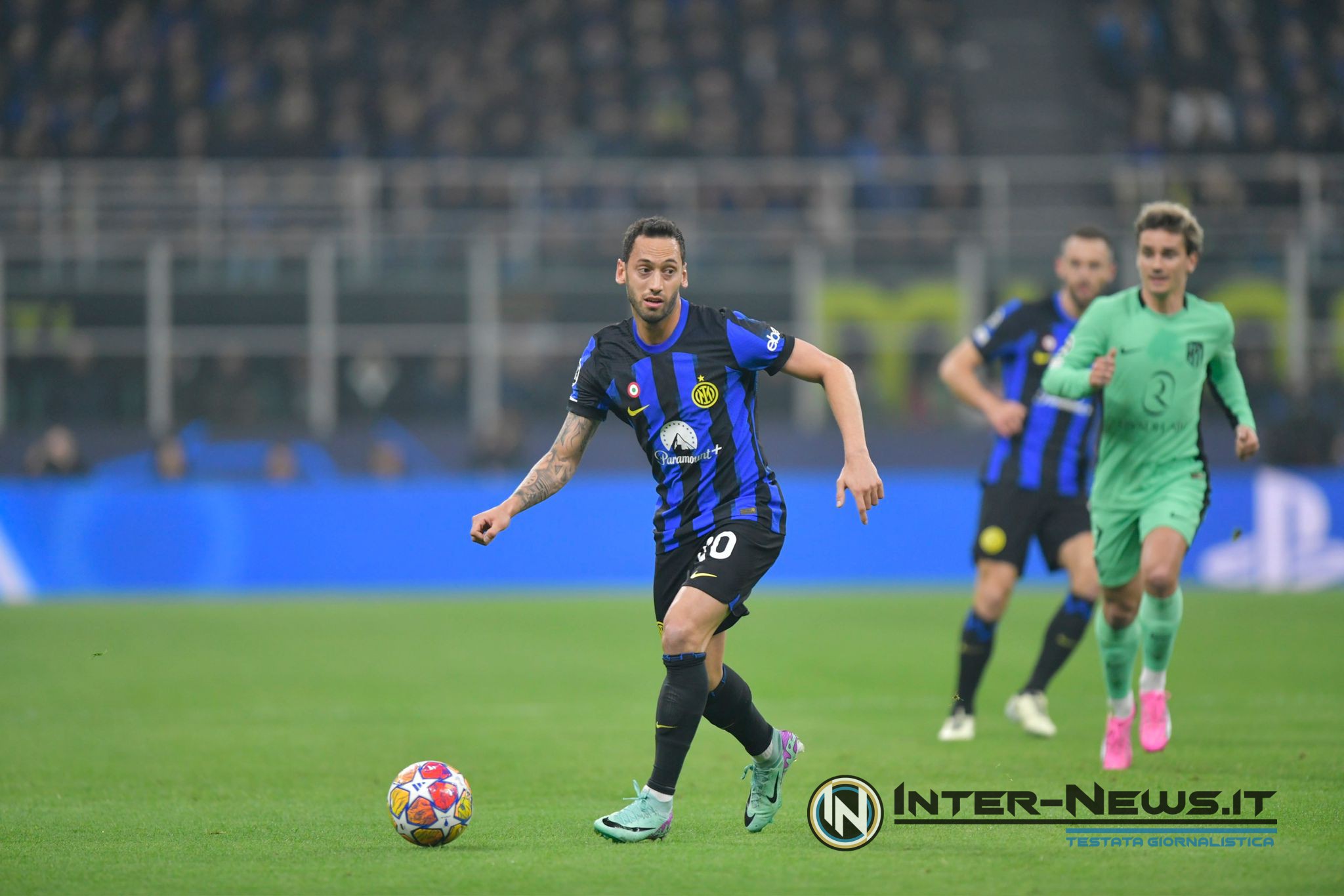 Hakan Calhanoglu in Inter-Atletico Madrid (Photo by Tommaso Fimiano/Inter-News.it ©)